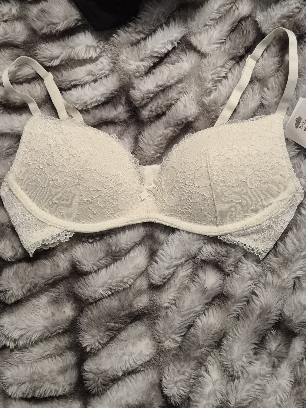 NWT H&M White Lace Wireless Push Up Bra 34A